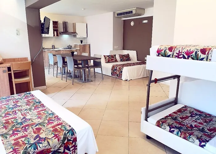 Amalfi Smart Hub Rooms&Apartments - Ideale per Ragazzi Riccione